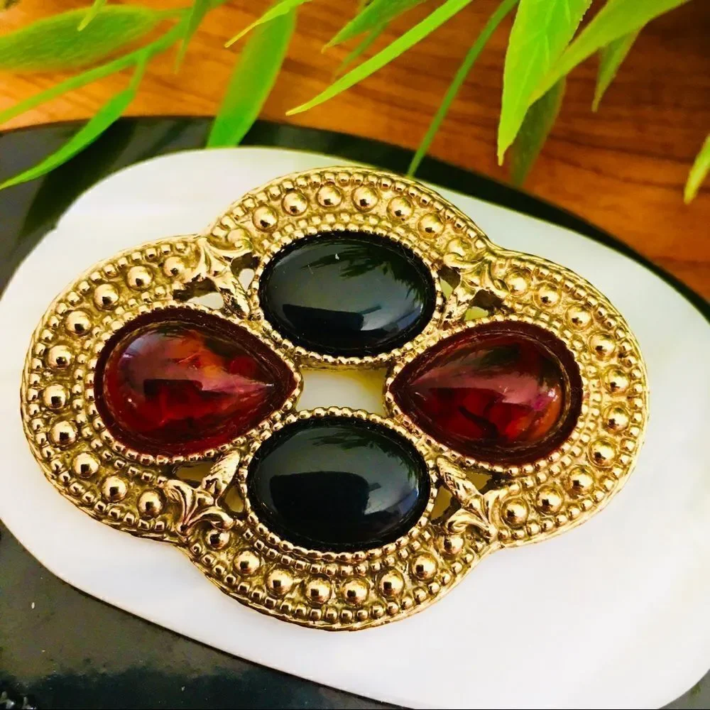 Vintage Amber Black Onyx resin Textured Filigree Gold Brooch 4302